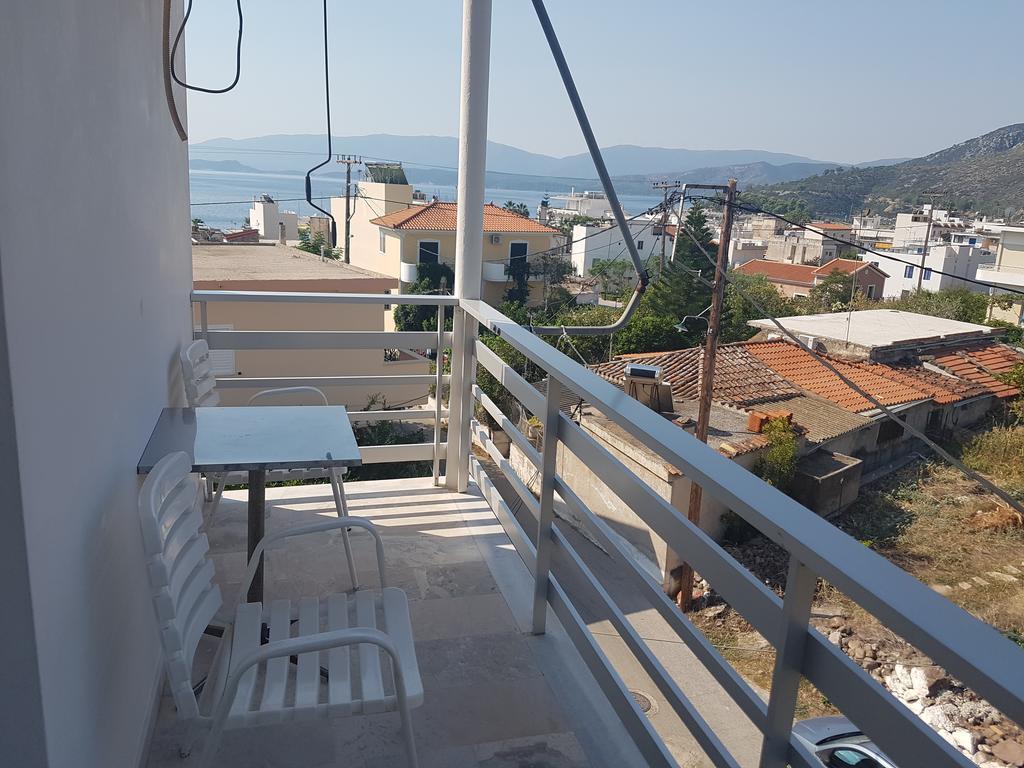 Pansion Marousa Méthana Extérieur photo