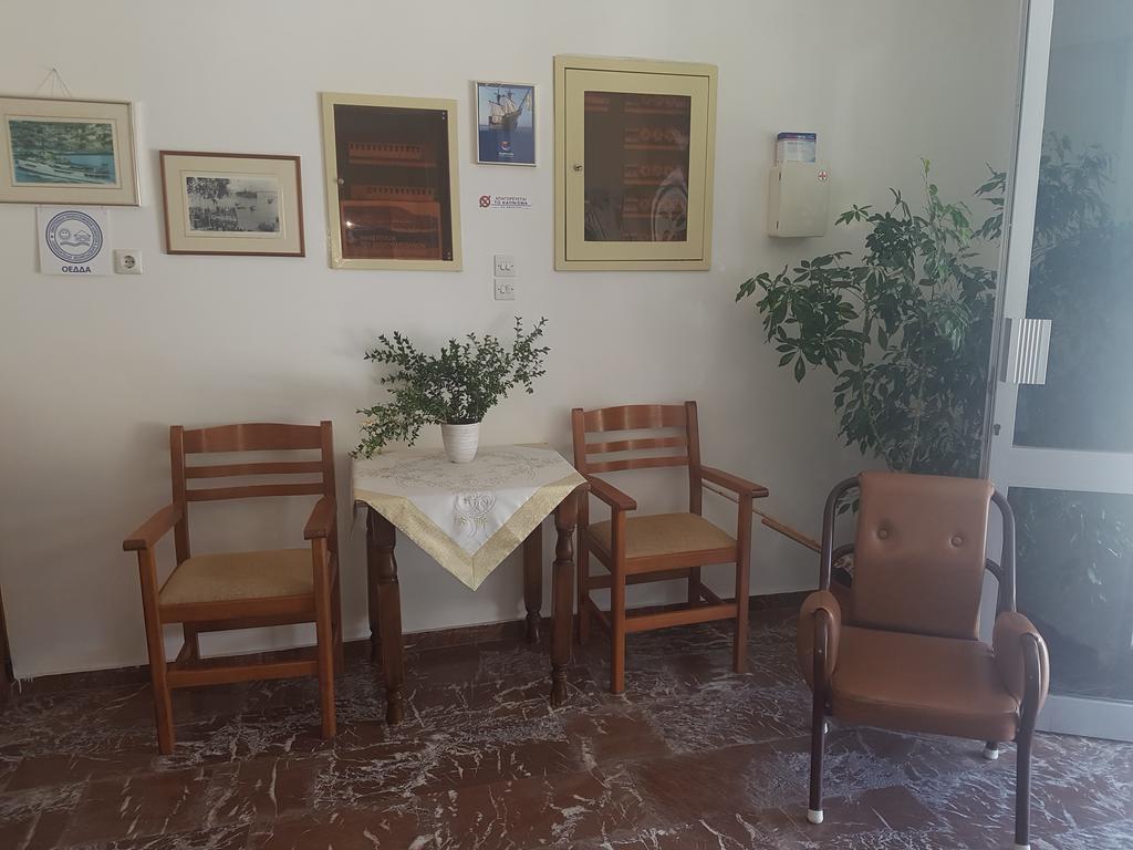 Pansion Marousa Méthana Extérieur photo
