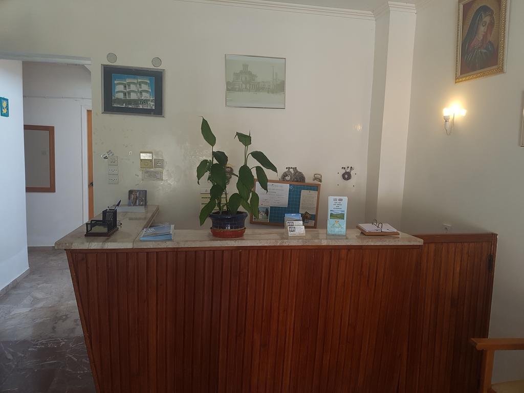 Pansion Marousa Méthana Extérieur photo
